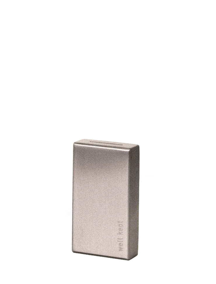 Well Kept Safety Razor Blade Bank